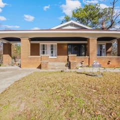 Beautiful Historic Home | Sleeps 16 | Amphitheater