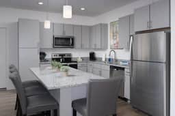 2 King Suites + Pool Near Oak Mountain - Image 4