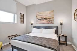 Beautiful 1 BR Renovated Apt in downtown - Image 4