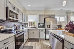 Beautiful Historic Home | Sleeps 16 | Amphitheater - Image 4
