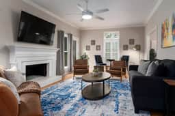 Executive 3-Bed Townhouse w/ 2-Car Garage - Image 2