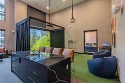 Grandview Apartment: Shops, Restaurants Nearby! - Image 3