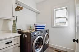 Stylish 4BR near Avondale Restaurants | Sleeps 10 - Image 5