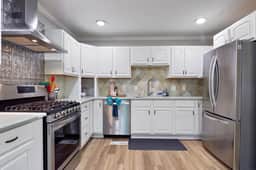3 BR 2 BA Duplex near interstate - Image 5