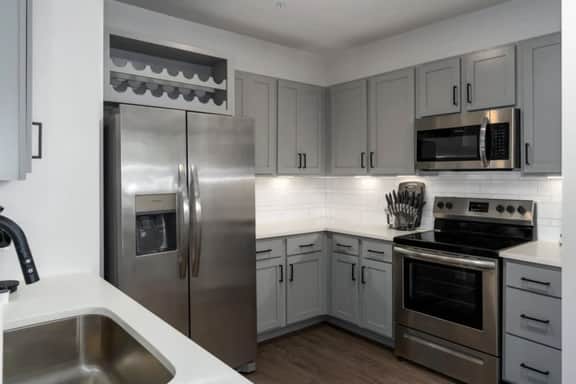Birmingham Luxury: 2BR Apartment w/ Pool & Gym - Image 5