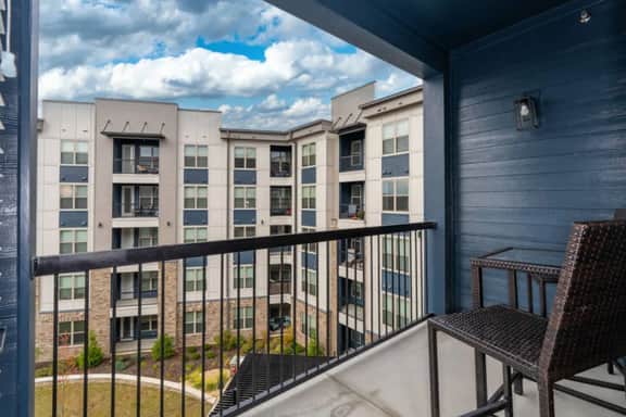 Birmingham Luxury: 2BR Apartment w/ Pool & Gym - Image 3