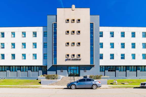 City Center Apartment - Free Parking & Great Views - Image 2