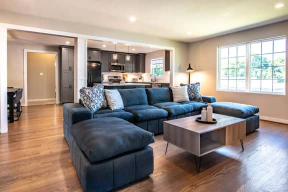 Family Retreat in Birmingham – 7BR/4BA - Image 2