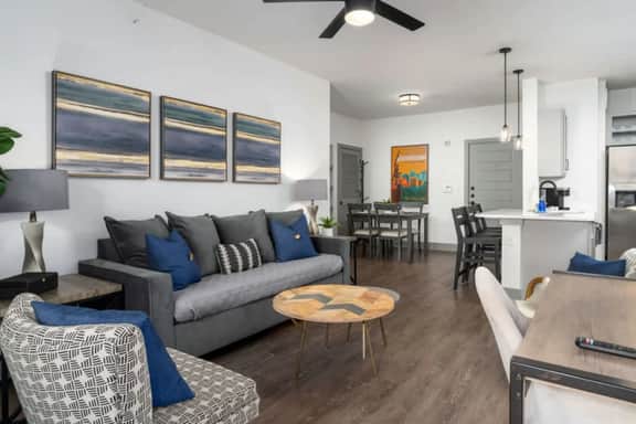 Grandview Apartment: Shops, Restaurants Nearby! - Image 2