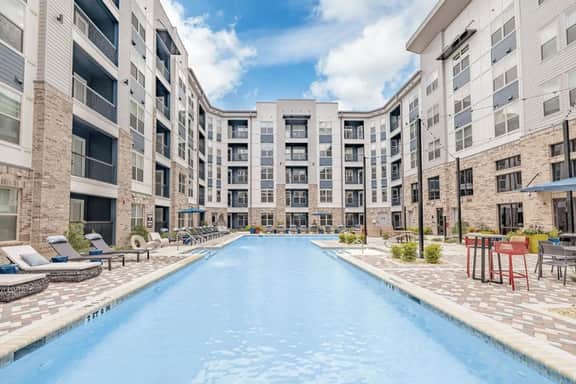 Grandview Getaway:Apartment with Amazing Amenities - Image 2