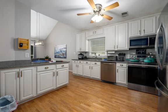 Hoover Townhouse|Great location|3 BR 3 Bath - Image 3
