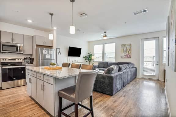 Luxury 2 Br Townhouse with Garage + Pool - Image 2