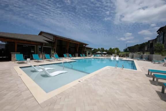 Pet-Friendly Getaway with Pool & Gym - Image 2