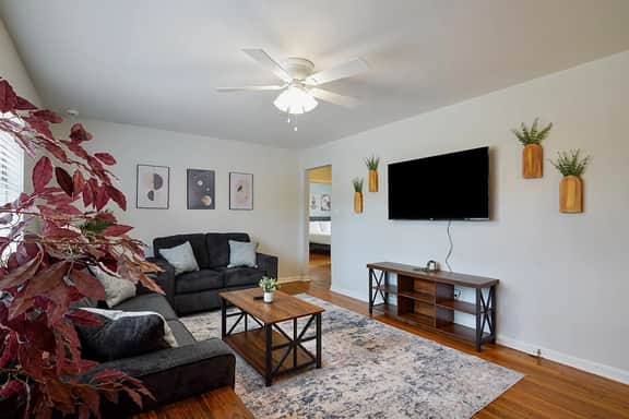 Vestavia 3 BR Great Location - Image 2