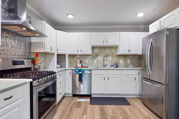 3 BR 2 BA Duplex near interstate - Image 5