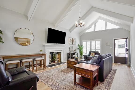 3BR 2 Bath Duplex in Hoover - Image 1