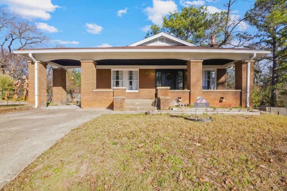 Beautiful Historic Home | Sleeps 16 | Amphitheater - Image 1