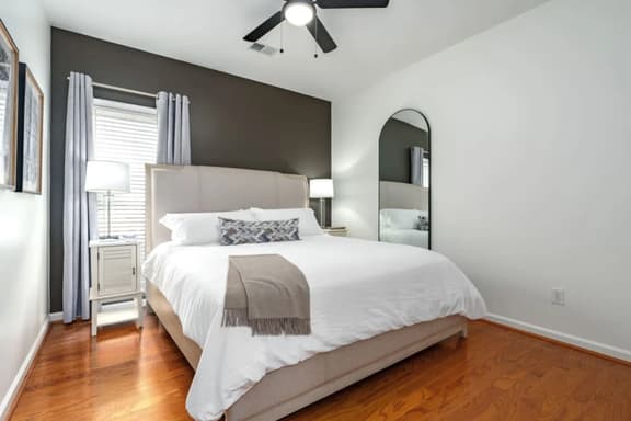 Perfect for Families | Gated Community | Lake - Image 1